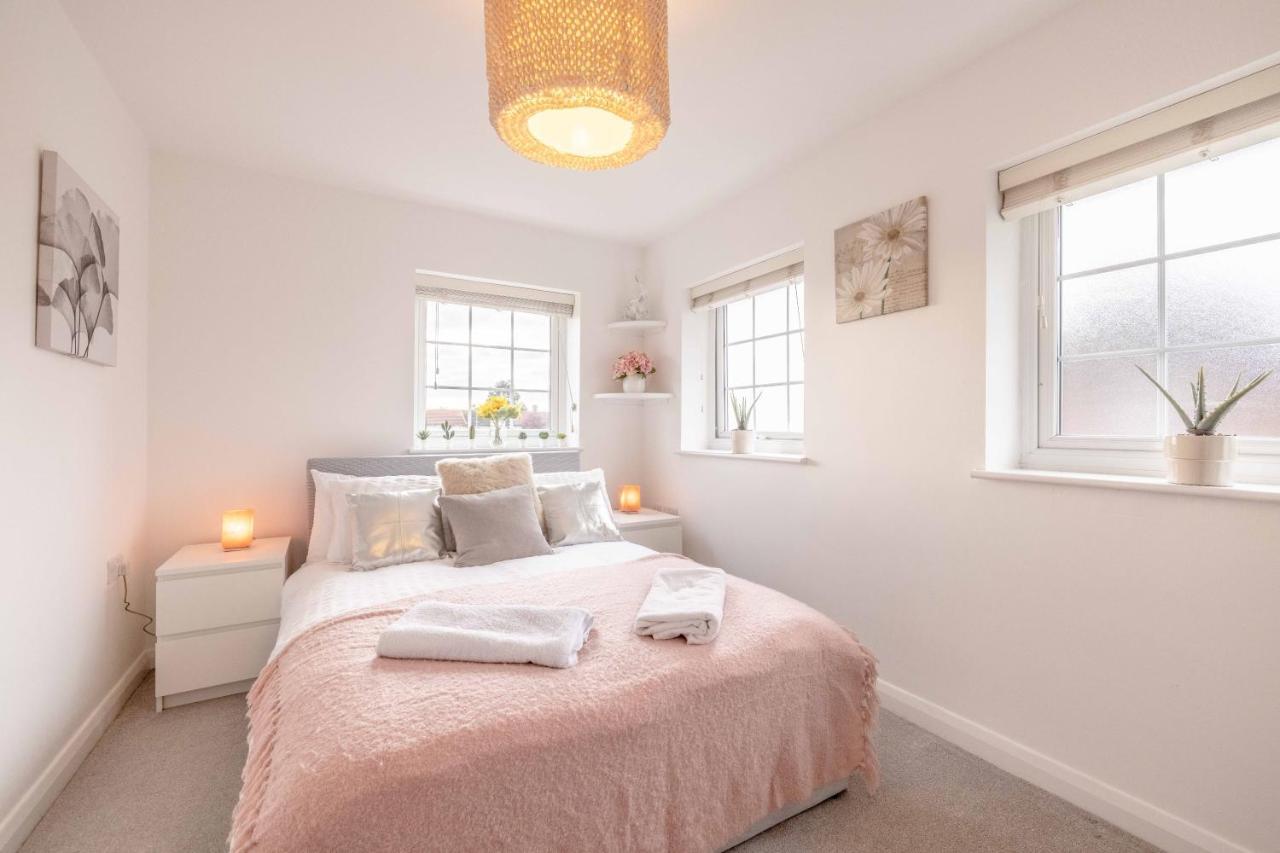 Windsor Wexham One Bedroom Home Sleeps Four Слау Екстер'єр фото